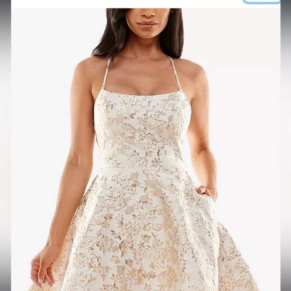 Spaghetti strips floral dress - Picture 1 of 4